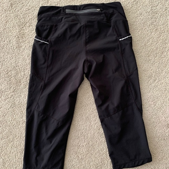 Small Athleta Cropped Leggings - Picture 8 of 9